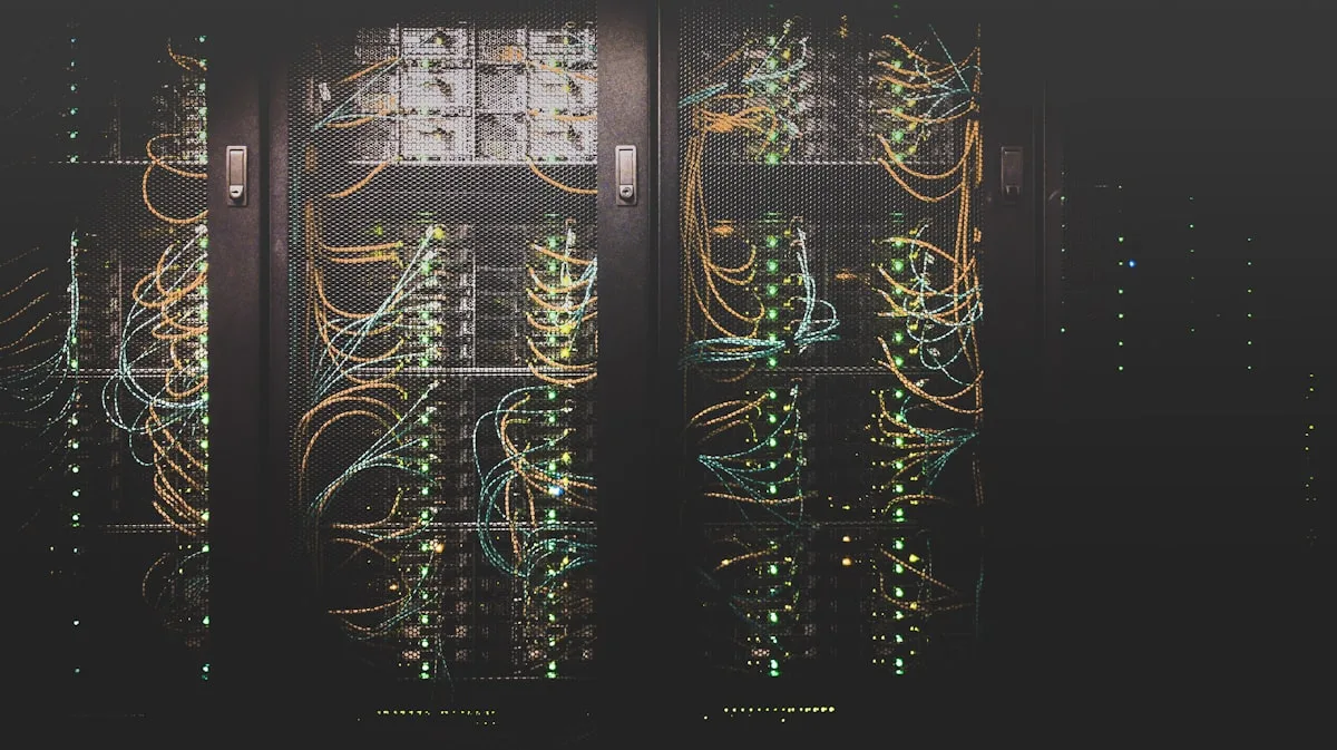 Rows of server racks in a data centre—illustrative imagery for Newsorga’s analysis of U.S. AI partnerships, licensing deals, and valuation effects.